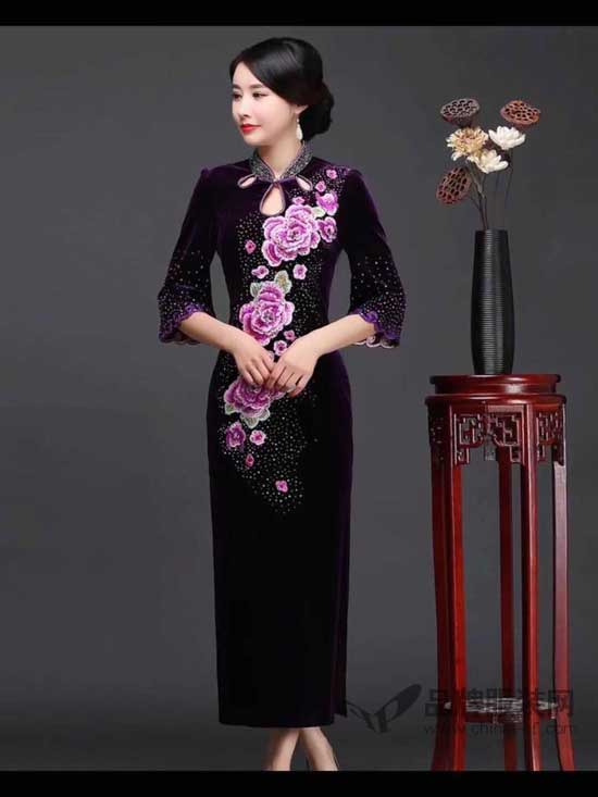 东方贵族精致旗袍装扮 在举手投足间展现女人的优雅风情